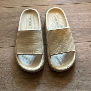 Steve Madden Slides